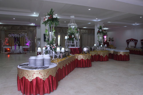 penyajian menu catering prasmanan